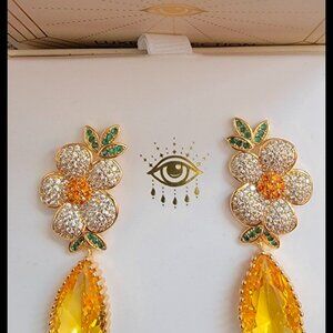 EyeCandy Gold Tone Flower Earring, 1 Pair